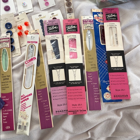 Sewing items - Picture 4 of 4